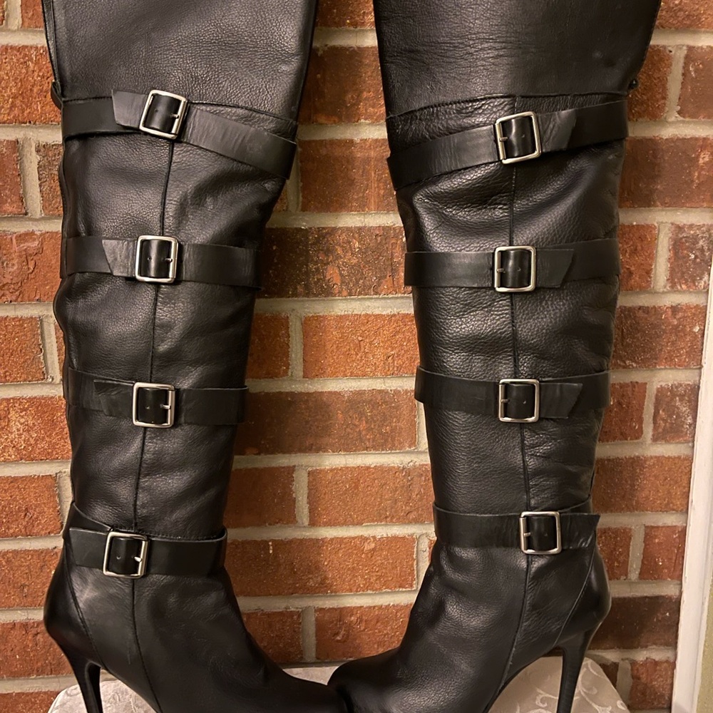 BCBGeneration Women’s Over the Knee Black Leather Boot. Size 7.5M Heel 5”